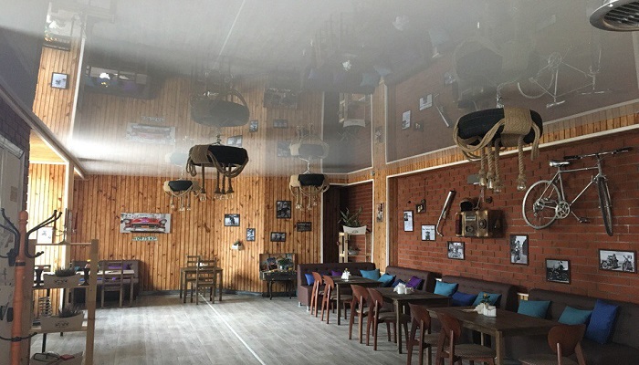 Интерьер кафе Garag в Бахчисарае